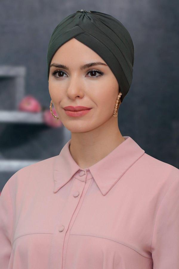 Hürrem Bone Haki Pratik Hazır Geçmeli Tesettür Bone Sandy Kumaş Taçlı Büzgülü 1208_09 - Image 1