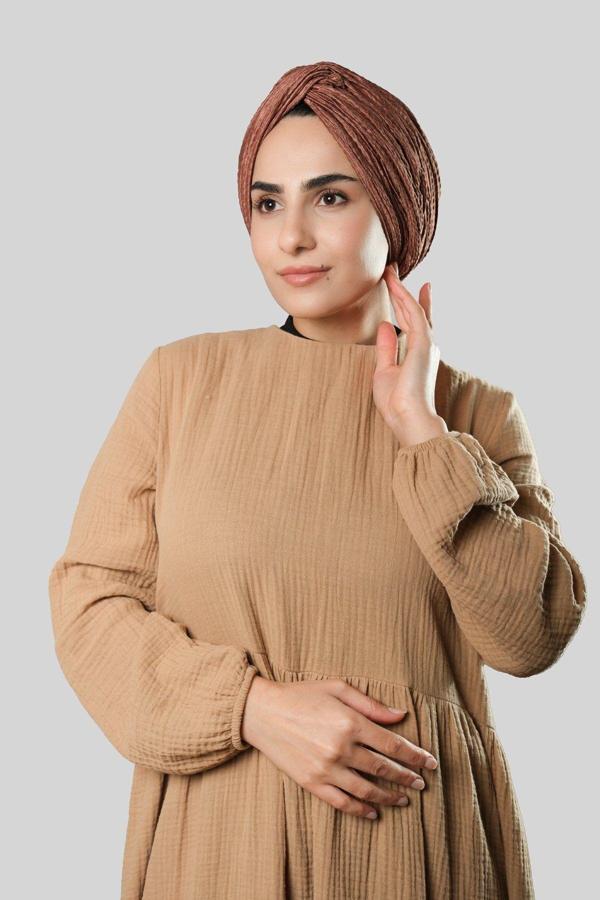 Hürrem Bone Kahve Çapraz Büzgülü Piliseli Tesettür Bone Fukuro Kendinden Desenli 2316_14 - Image 1