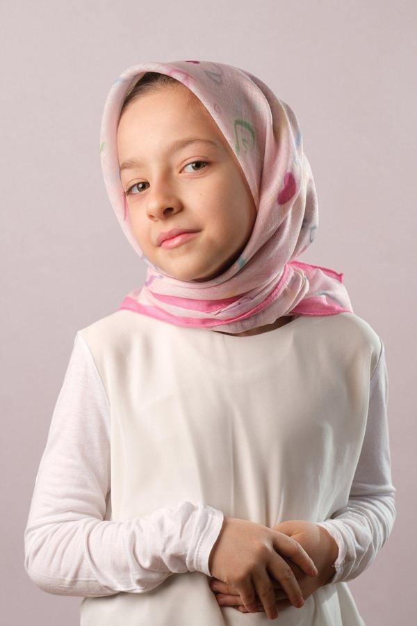 Giverny Pembe Dijital Baskılı Çocuk Tesettür Eşarp Pamuk Polyester Kalp Desenli 6002_04 - Image 1