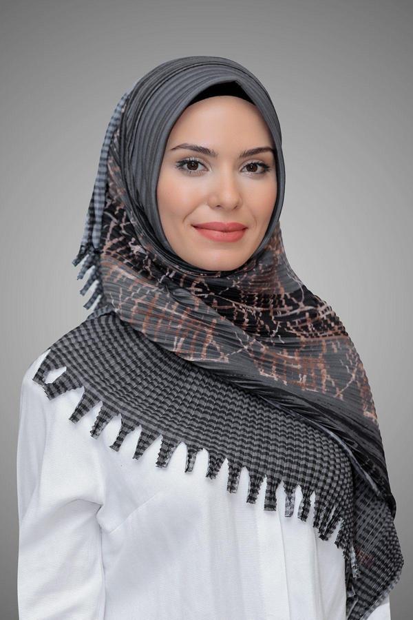 Hürrem Bone Antrasit Pratik Hazır Geçmeli Tesettür Eşarp Kesik Elyaf Piliseli Çiçek Desenli 1818D4_25 - Image 1