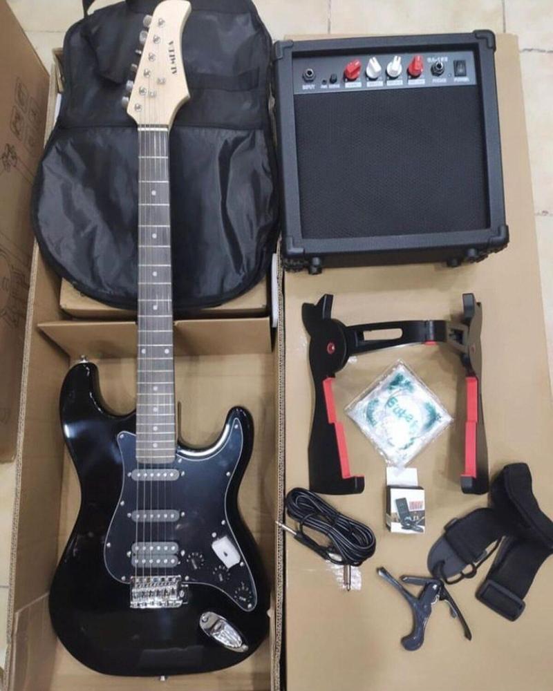 Elektro Gitar set Siyah (Gitar-Amfi-Stand-Kablo-Askı-Kapo-Akort Cihazı-Yedek Tel)