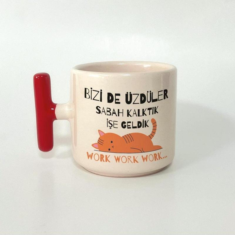 Bizi De Üzdüler Turuncu Kedi Baskılı Kırmızı Kulplu T Kupa