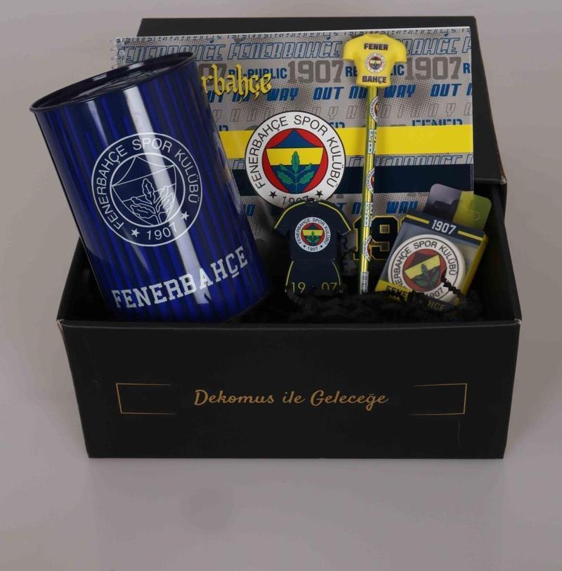 DEKOMUS GIFT BOX ÖZEL KUTULU LİSANSLI FENERBAHÇE KIRTASİYE SETİ BÜYÜK BOY KUMBARA, RESİM DEFTERİ 