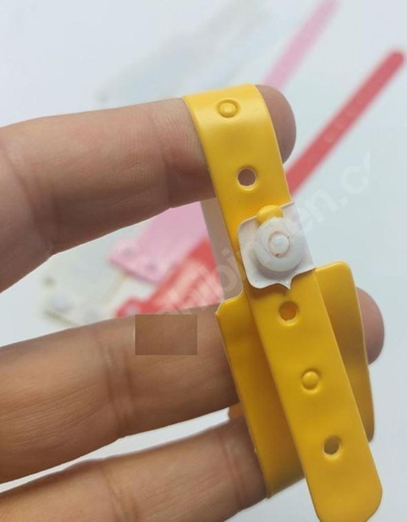 500 Adet Otel Havuz Gece Kulübü Eğlence Mekanı için  Bileklik Tek Kullanımlık Plastik Otel Bilekliği Kol Bandı
