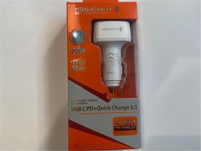 MTC-05  Beyaz 24W 4.8A 2 USB 1 PD Araç Çakmaklık Şarj Başlığı Hızlı Şarj