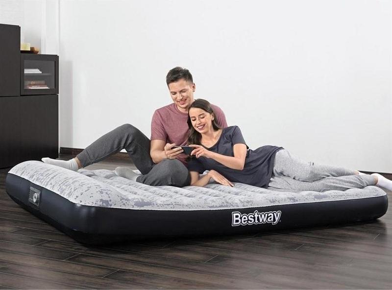 67836 Çift Kişilik Pompalı Yastıklı Şişme Yatak-203x152x30cm