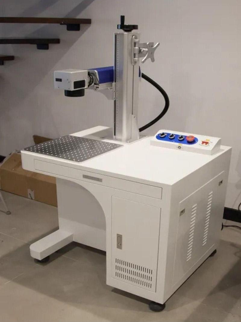 30 Watt Fiber Lazer Markalama Makinesi Profosyonel Segment Masa Tipi
