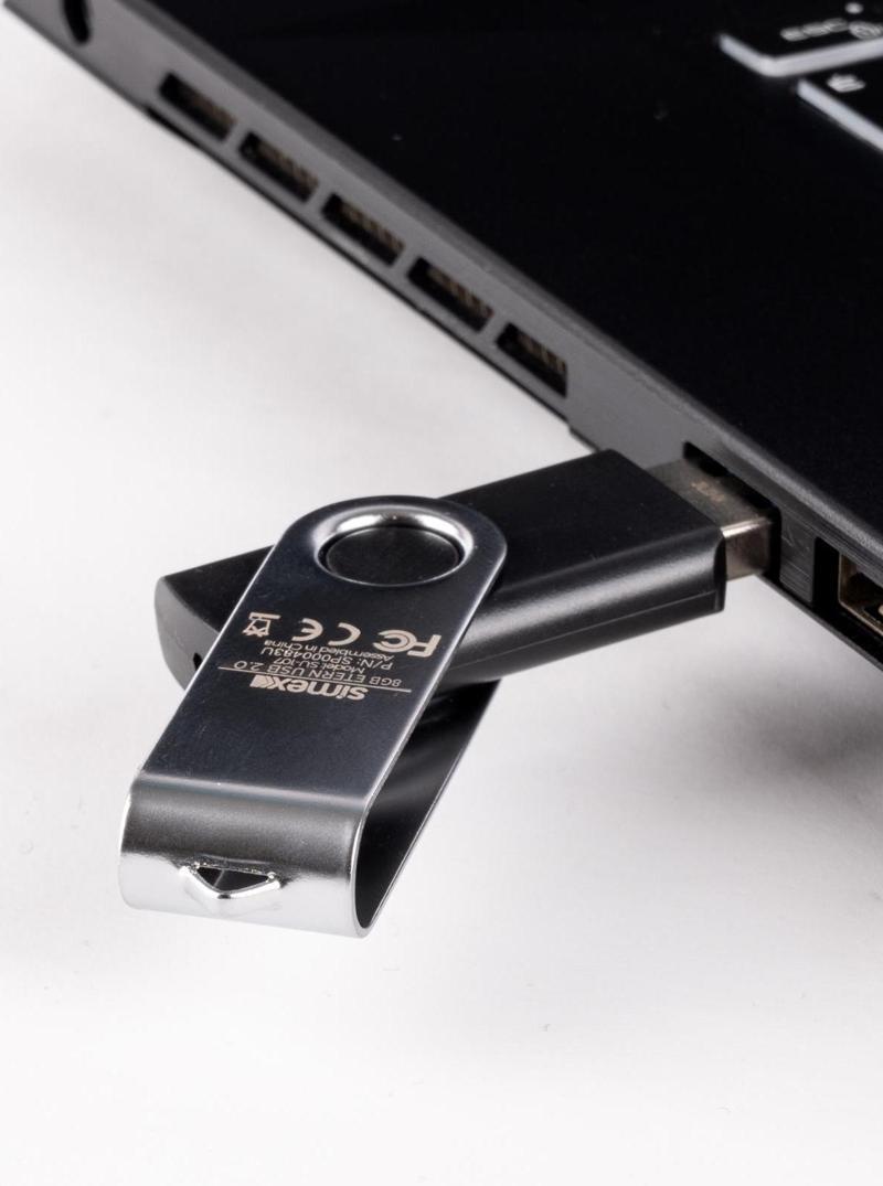 SU-107 Etern 2.0  Metal  8GB USB Bellek