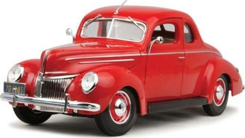 -1/18 1939 Ford Deluxe Coupe 31180
