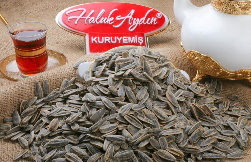 Kavrulmuş Yerli Tuzlu Siyah Ay Çekirdeği 500 G