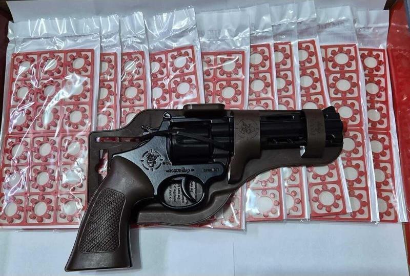 Metal Oyuncak Kovboy Tabanca 90 Mantar Kapsül Hediye Kapsül Patlatan Revolver Demir Silah Ağır Ürün