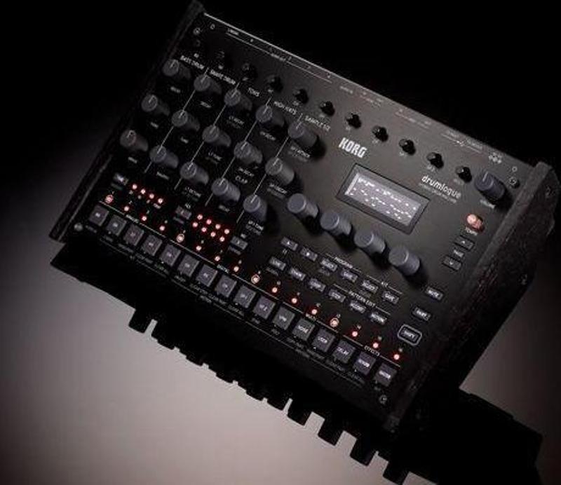 drumlogue Hybrid Drum Machine ritm makinesi