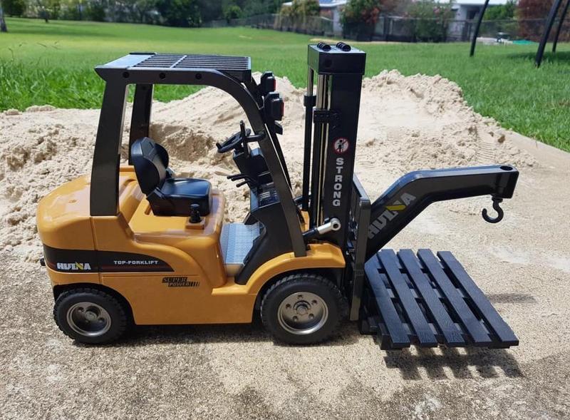 HUINA 1577 1/10 RC Model Forklift Vinç Uzaktan Kumandalı Metal İş Makinası - 2.4G 8 Kanal Full Fonksiyon Sesli ve Işıklı