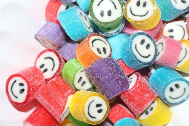 Karışık Gülenyüz Desenli Mix Lolly Akide Şeker 1000 Gr.