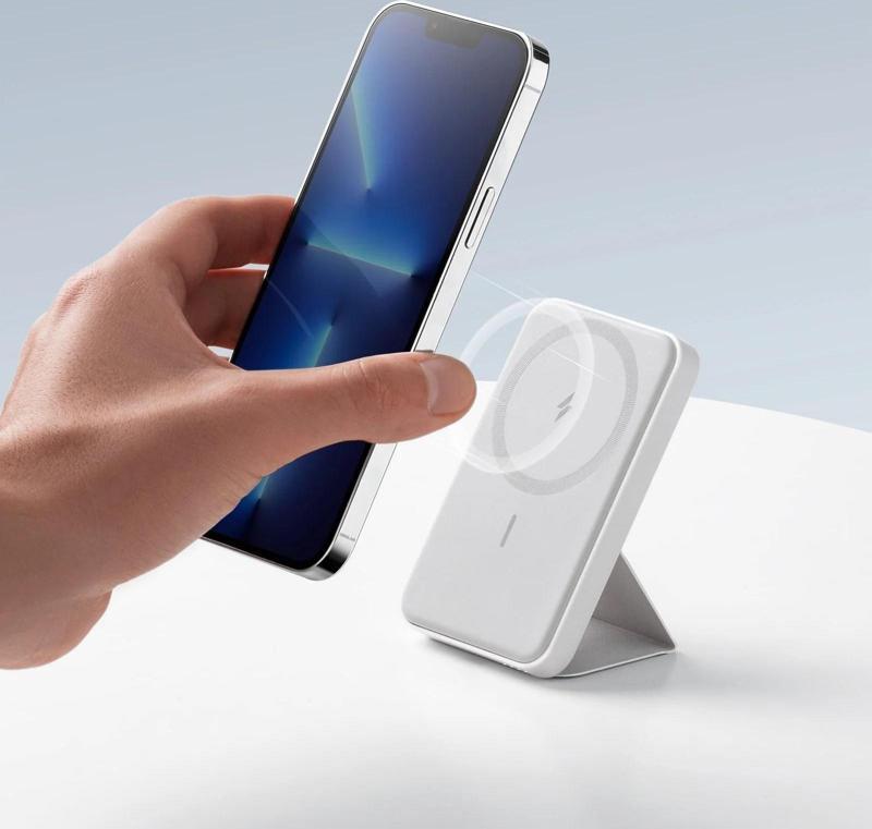 622 Manyetik Şarj Cihazı Powerbank Beyaz