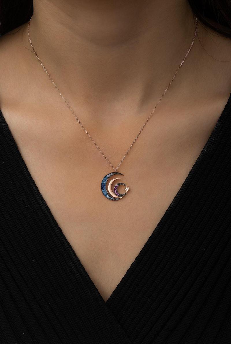 Üç Hilal Ve Yıldız Ritimli Bayrak Kolye Renkli Taş Rose Gold Kaplama 925 Ayar Gümüş Uvps100500