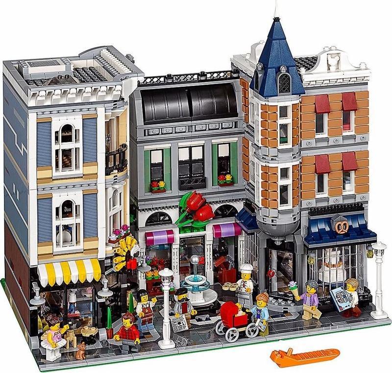 Creator Expert 10255 Assembly Square +16 Yaş (4002 Parça)