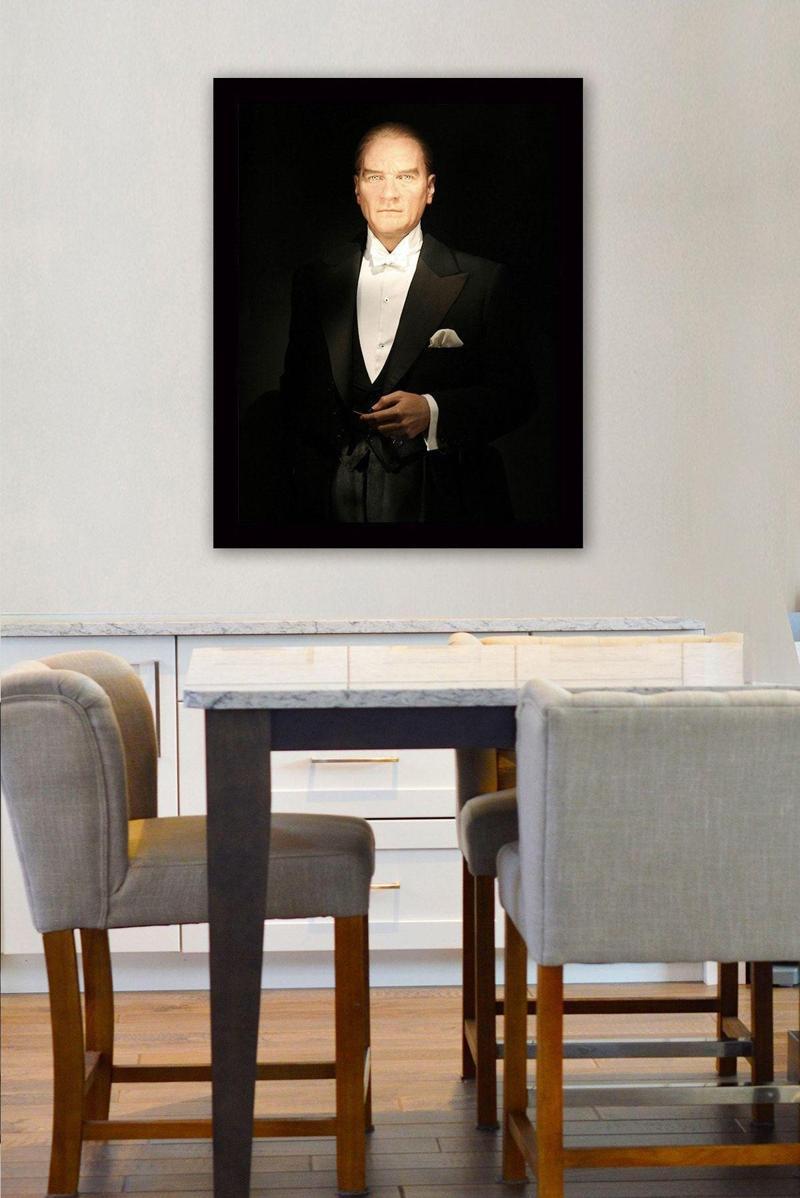 Siyah Çerçeveli Atatürk Tablosu 65 cm x 90 cm