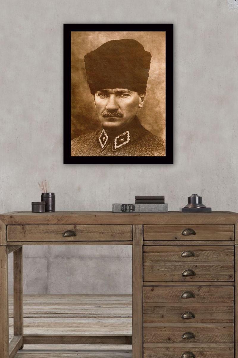 Siyah Çerçeveli Atatürk Tablosu 40 cm x 55 cm