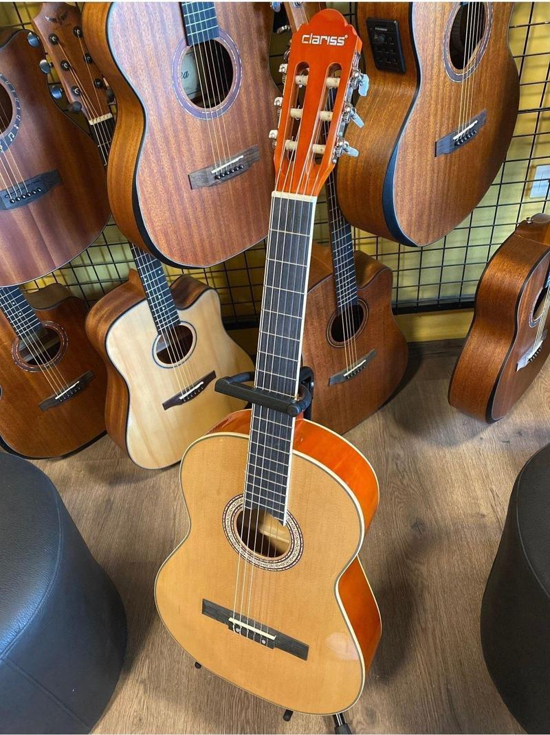 Klasik Gitar Full Set ( Kılıf, Yedek Takım Tel, Pena Hediyeli )