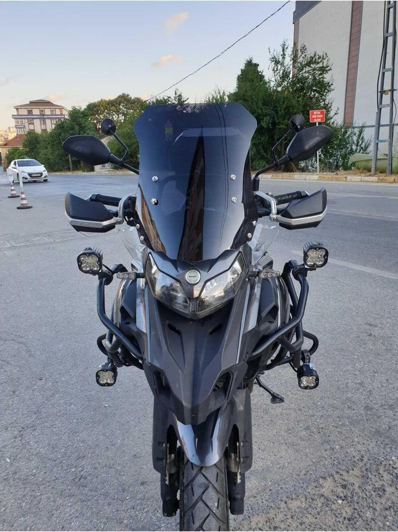 Benelli TRK 502 X Siperlik Ön Cam 2017 2024 Model 54cm Siyah Renkli 4mm UZUN CAM