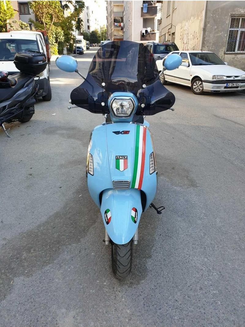 RKS Bitter 125 Siperlik Ön Cam 2022 2024 Model 43cm siyah Renkli 4mm APARAT GÖNDERİLMEYECEK