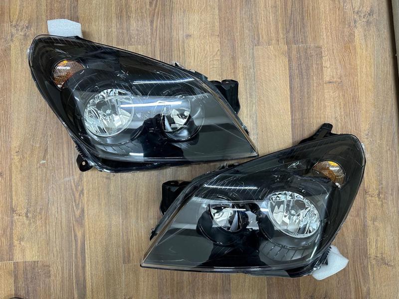 Opel ASTRA H Siyah Zemin Ön Sağ Sol Far Lambası Set 2004>
