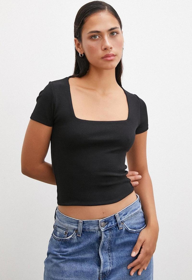 Kare Yaka T-shirt Siyah