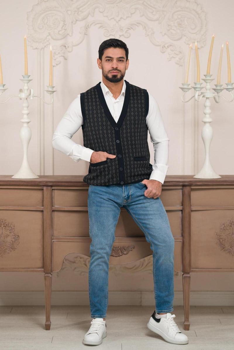 Regular Fit Ön Cepli Desenli Kolsuz Erkek Triko Yelek