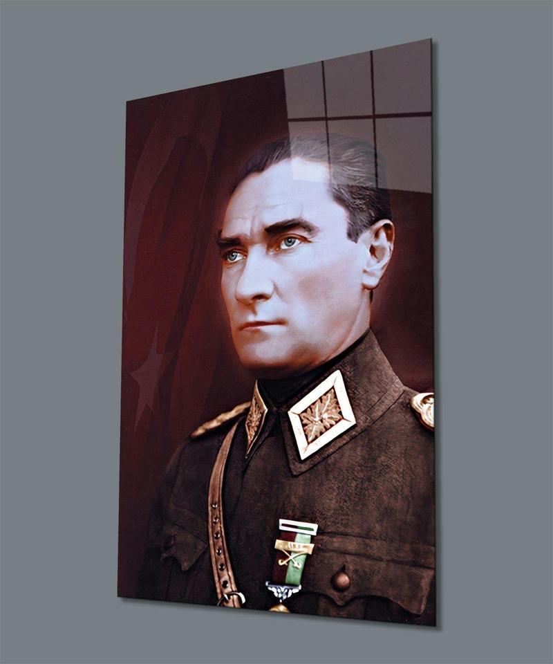 Üniformalı Asker Atatürk Cam Tablo, Uv Baskılı Ve Temperli, Hediyelik