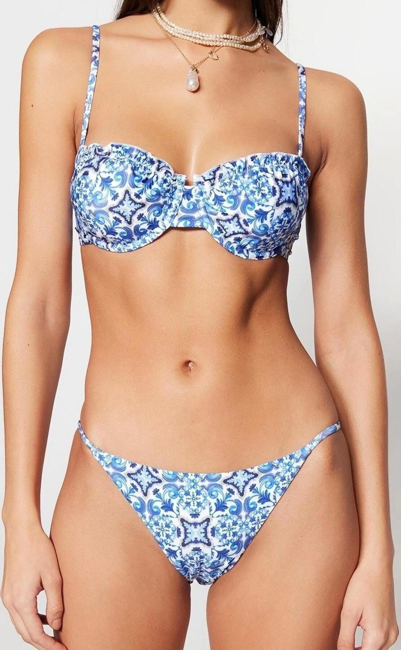 Moda Puantiyeli Atma Kap Balconette Normal Bel Brief Çini Desenli Balkonet Fırfırlı Bikini Takımı