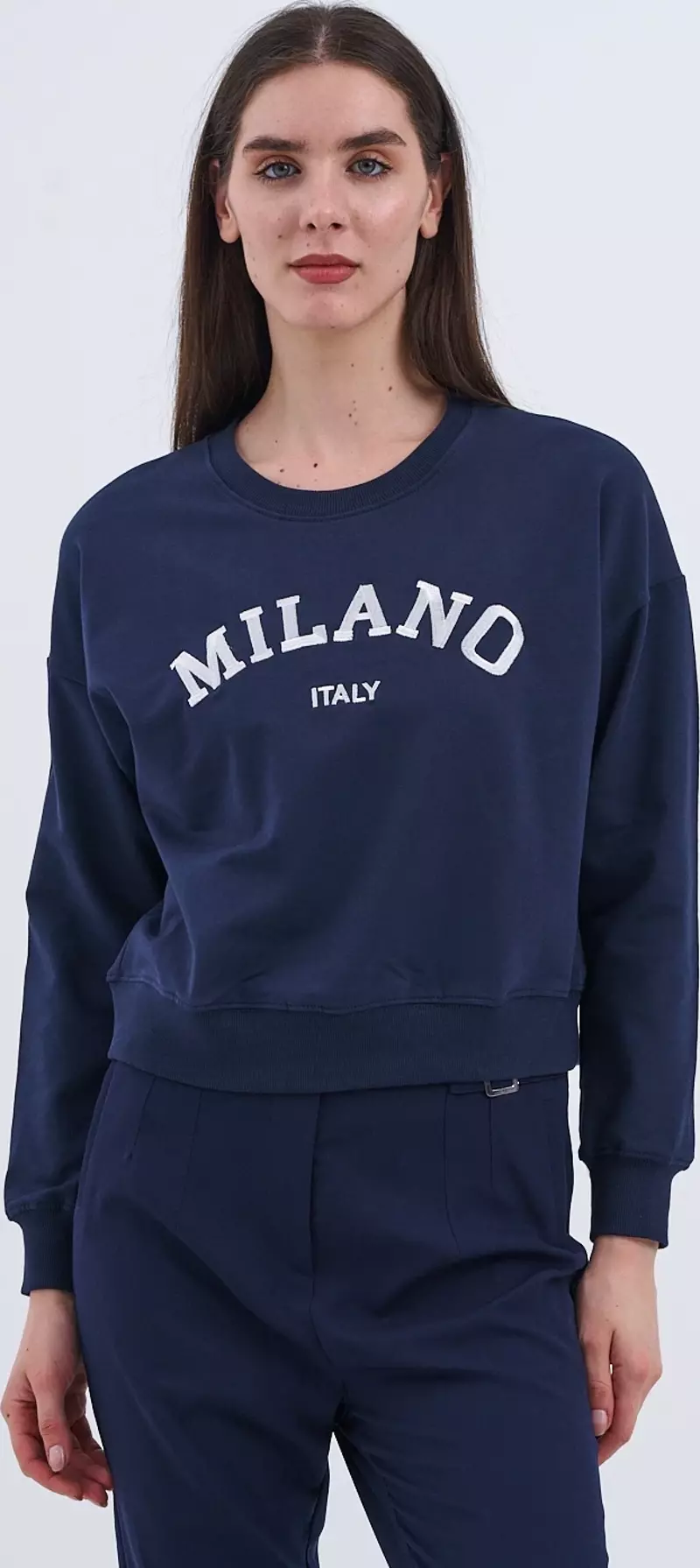 Hem şehirli hem de rahat stilin mükemmel buluşması olan bu sweatshirt