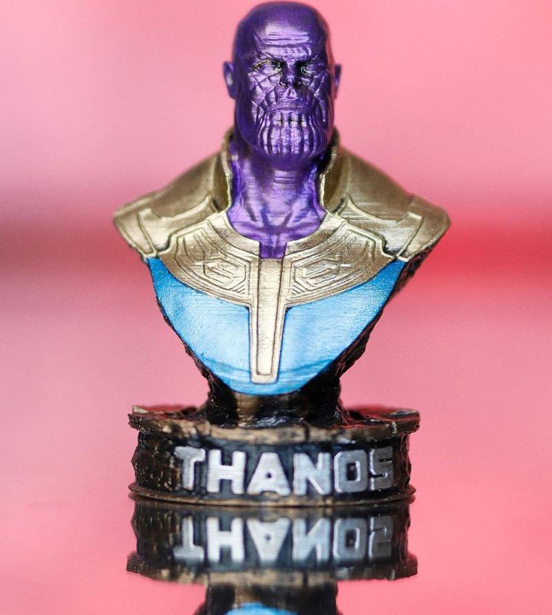 Thanos Figür