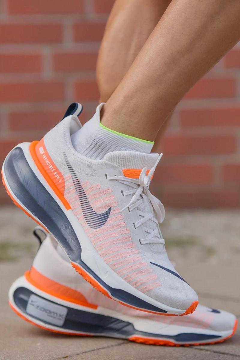 Zoomx Invincible Run Flyknit 3 Road Running Erkek Koşu Antrenman Ayakkabısı Krem-Turuncu