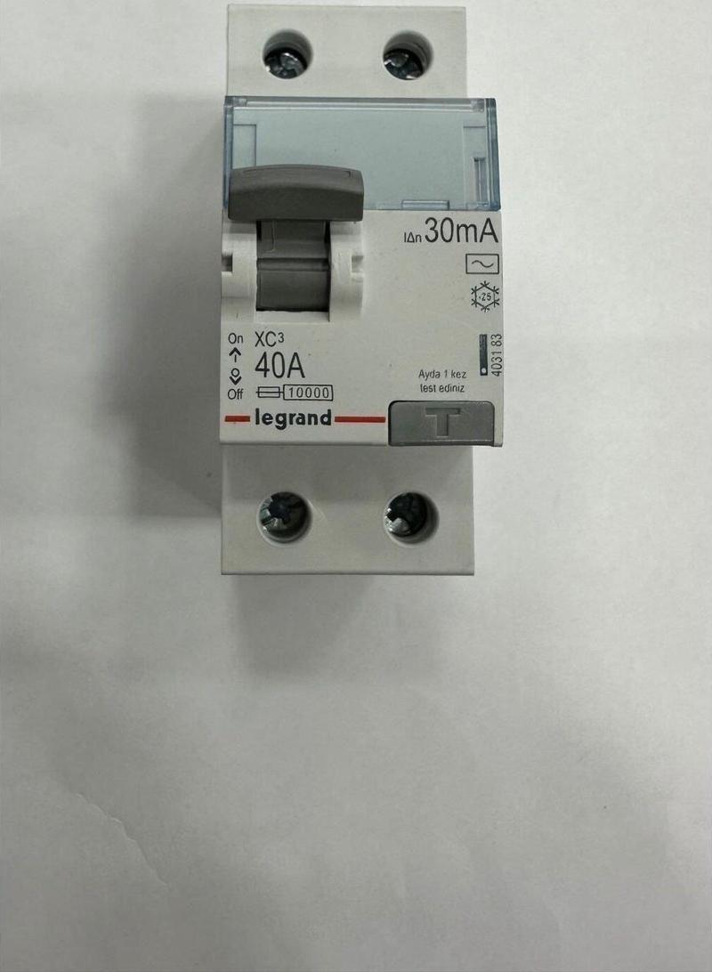 2P (2 Kutuplu) 40A 30Ma Kaçak Akım Koruma Rölesi (Faz Nötr) 230V Ac