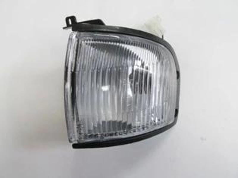 Mazda B2500- Pıck Up- 01/03; Ön Sinyal Sağ Beyaz (Koto) (Oem No: Uh71-51-060)