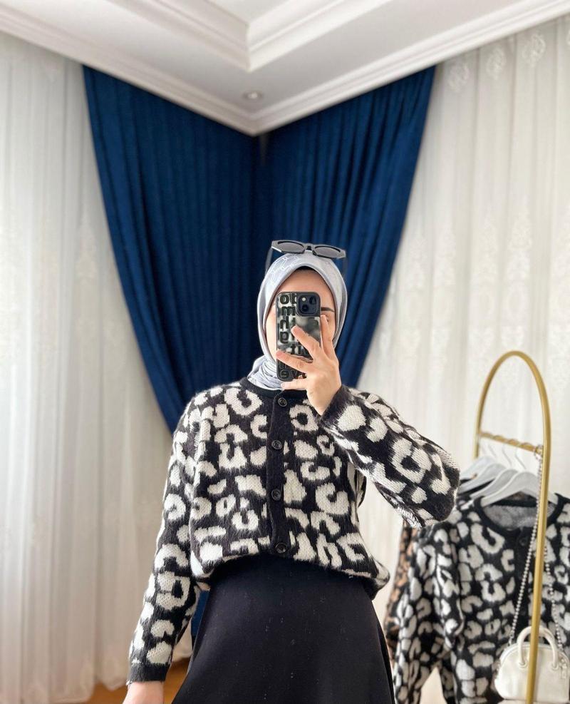 Yumoş Siyah Beyaz Leopar Hırka